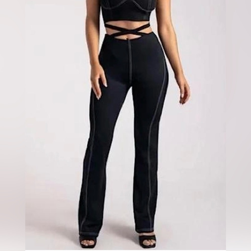 Meshki Black Stretch Ponte Stitch Paneled Flare Pants Crisscross Strap Belt Med